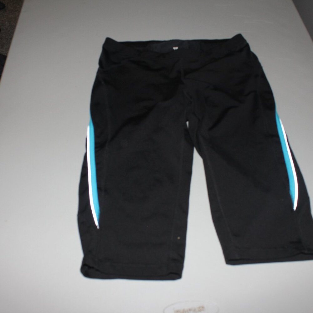 Black Old Navy Running Capris Size Sma;ll